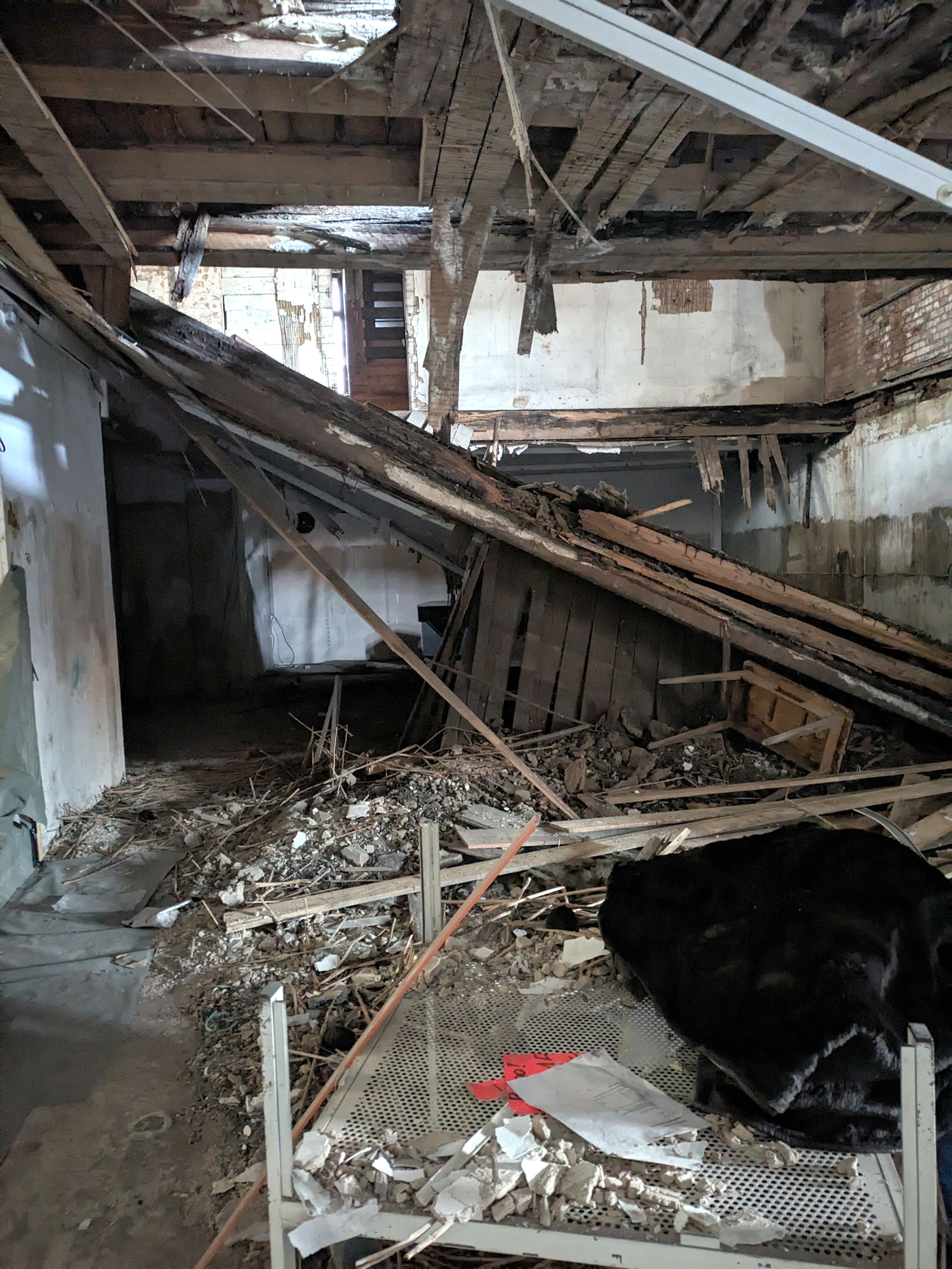 Eingestürzte Decken, morsche Balken und Schuttberge – das Hinterhaus der Jüdenstraße 5 befand sich in einem baulich sehr schlechten Zustand