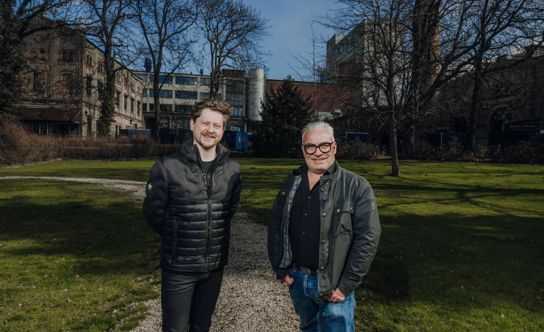 Paul Kunze, Geschäftsführer der Applaus GmbH, und Marco Bittner, Gesellschafter, veranstalten im Garten des Hofbrauhauses Wolters von Juni bis September eine Konzertreihe.