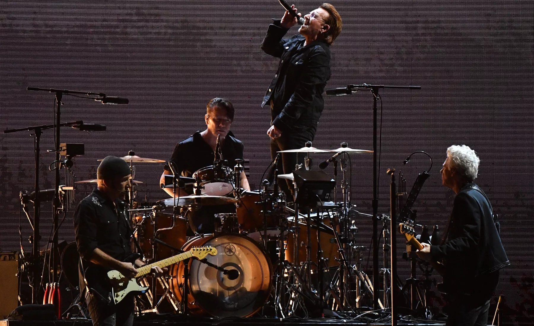 Die irische Rockband U2 tritt im Rahmen der «Joshua Tree Tour» in Sydney Cricket Ground auf.
