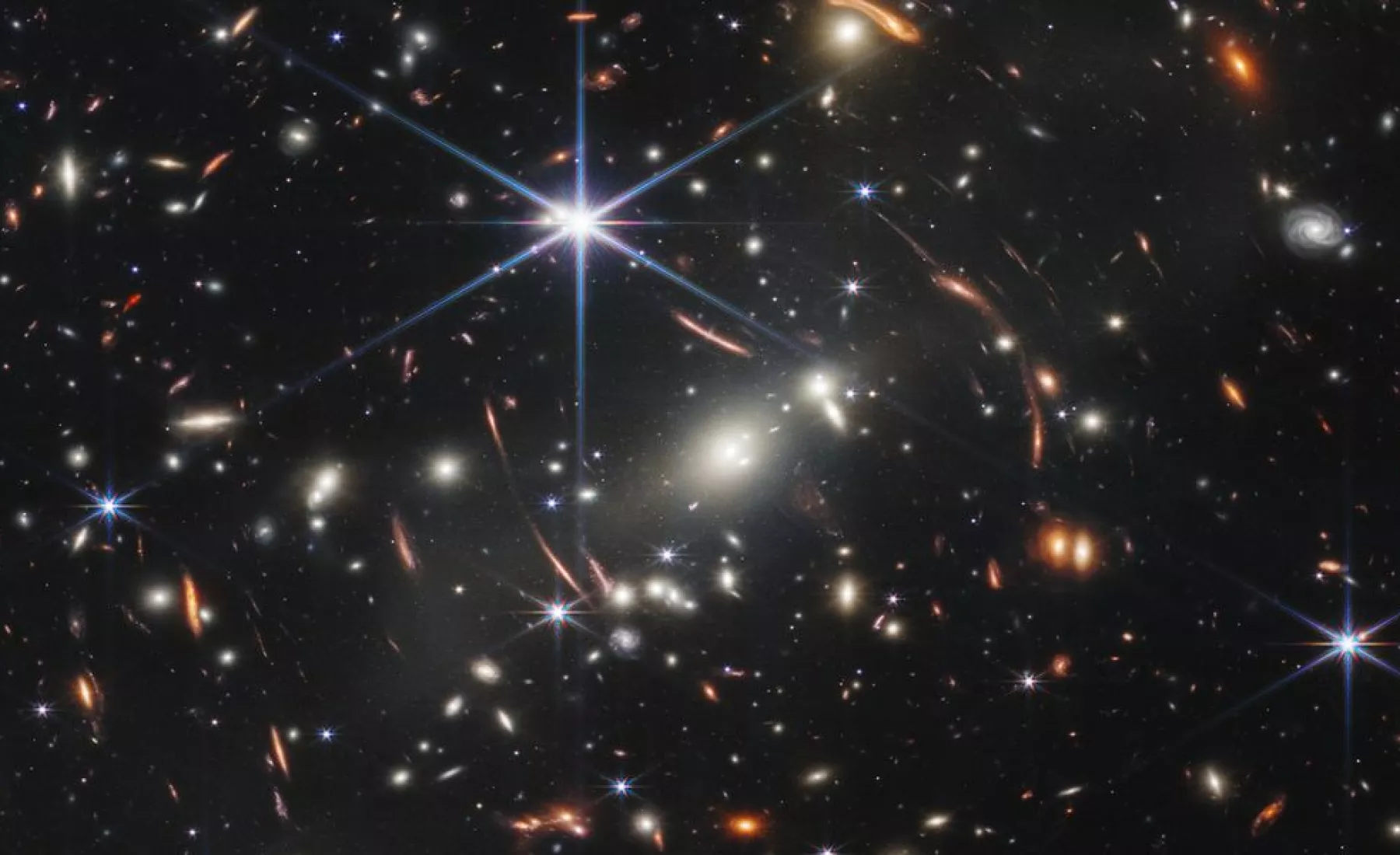 Die Aufnahme zeigt den Galaxiehaufen SMACS 0723