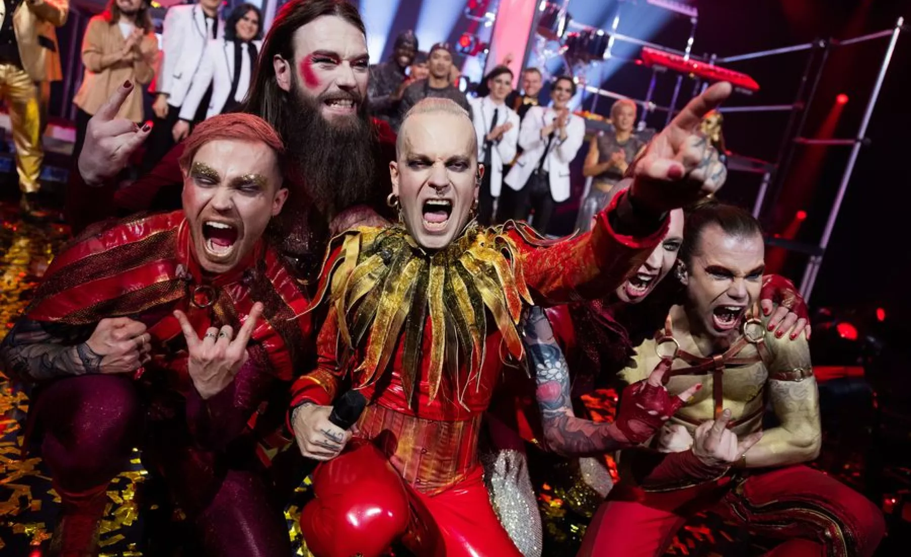 Lord Of The Lost feiern beim Vorentscheid "Eurovision Song Contest 2023 - Unser Lied für Liverpool" auf der Bühne ihren Sieg.