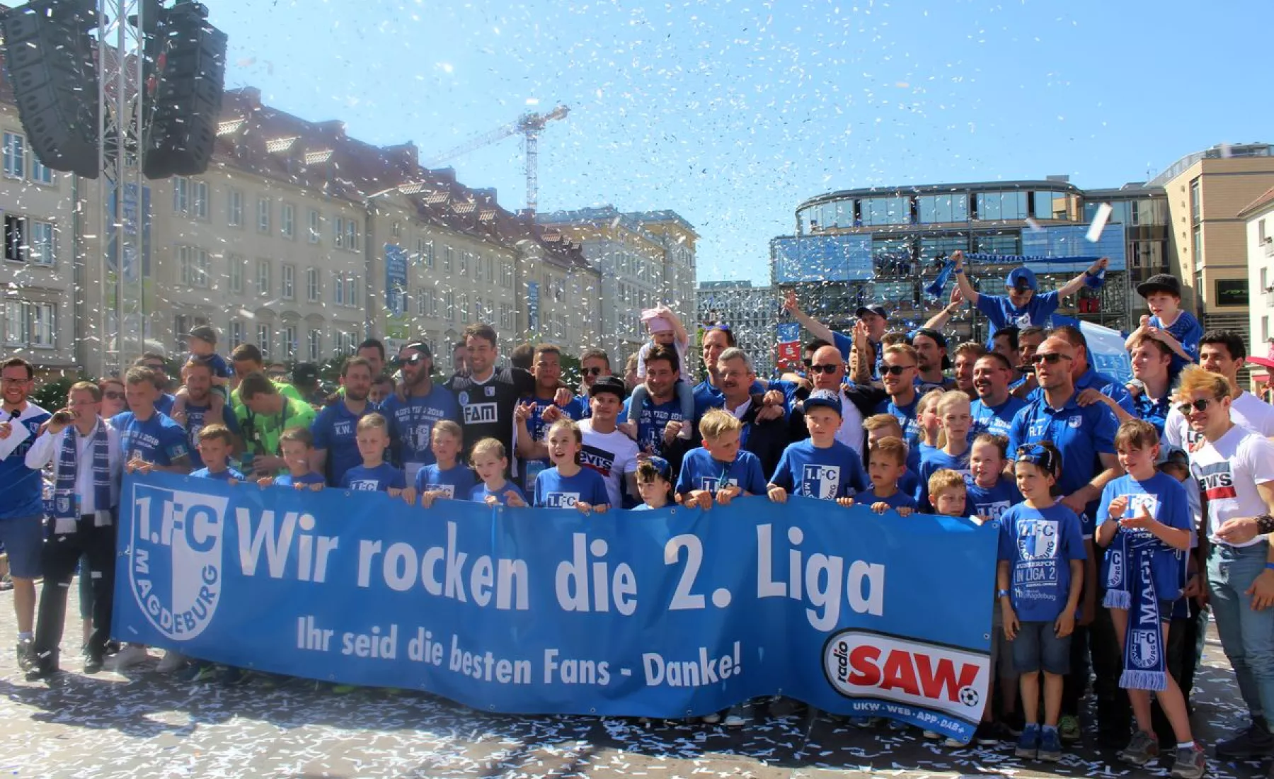 Der FCM feiert im Mai 2018 mit den Fans den Aufstieg in die 2. Bundesliga 