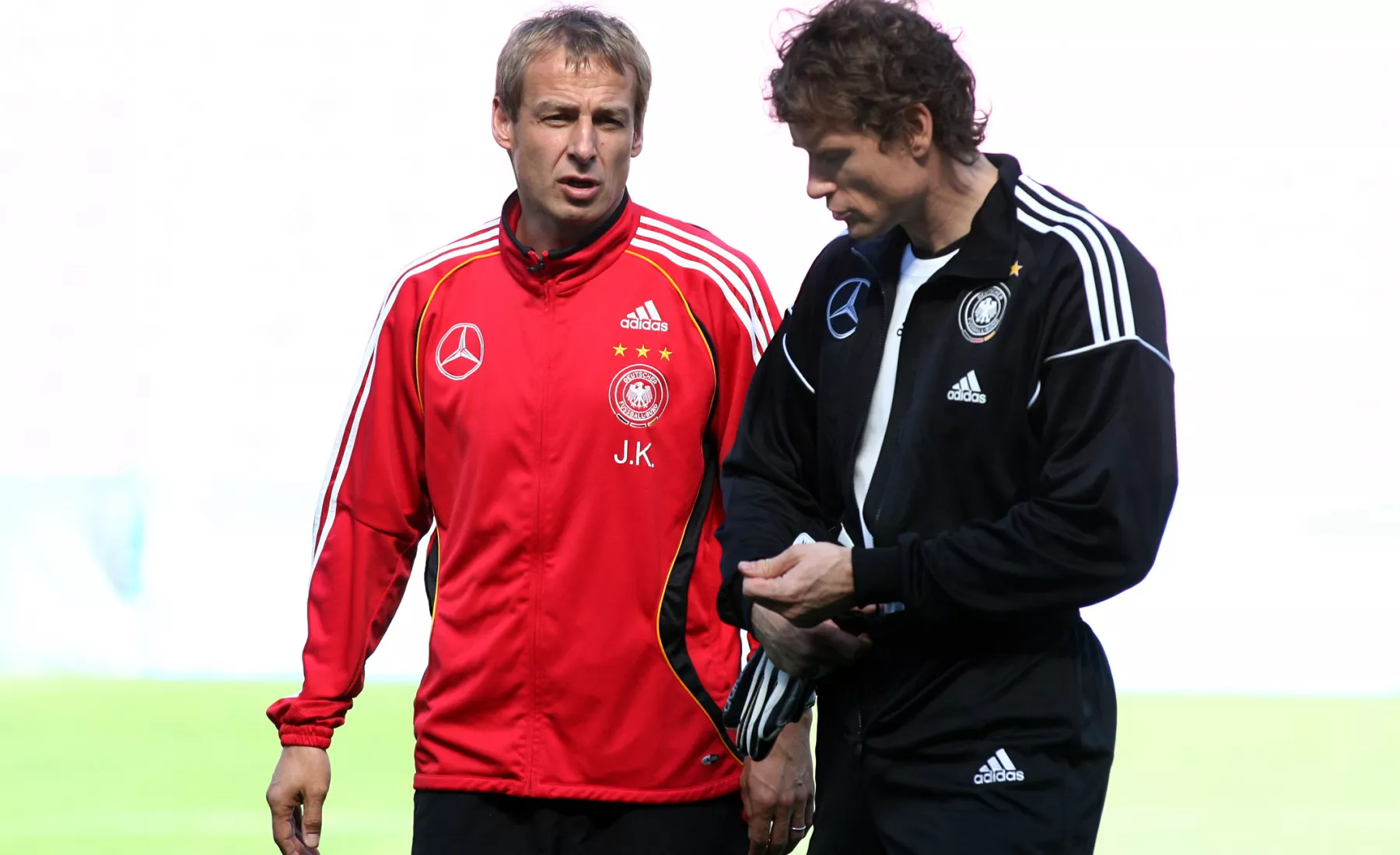 Damaliger Torwart Jens Lehmann zusammen mit dem damaligen Bundestrainer Jürgen Klinsmann