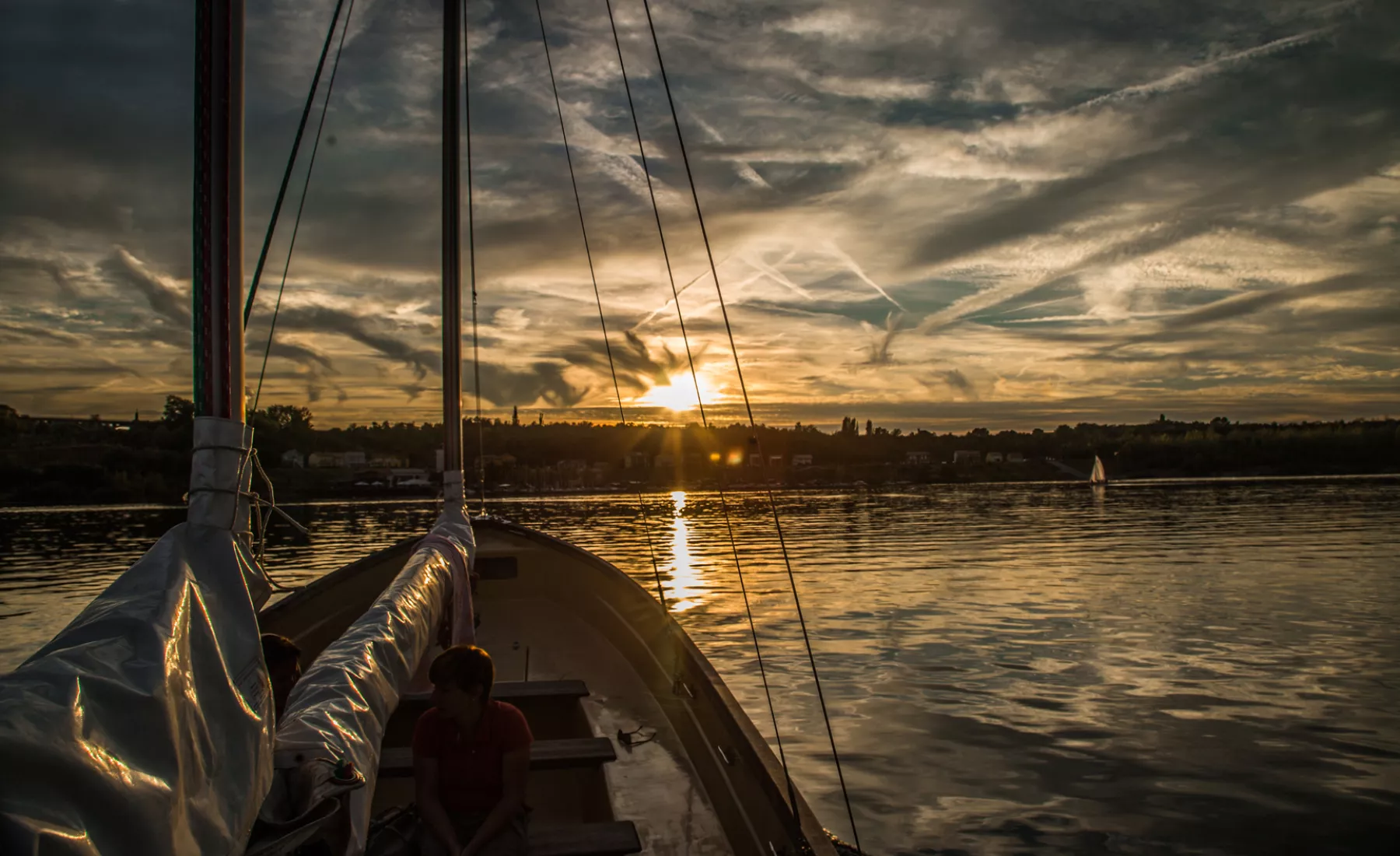 Geiseltalsee Sonnenuntergang vom Boot aus