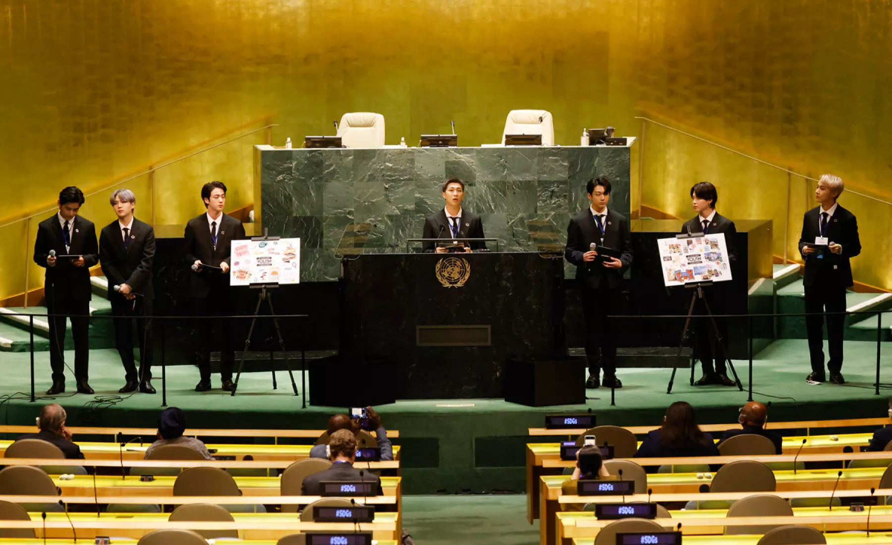 K-Pop-Band BTS sprechen während der 76. Sitzung der UN-Generalversammlung am Sitz der Vereinten Nationen über die Ziele für nachhaltige Entwicklung