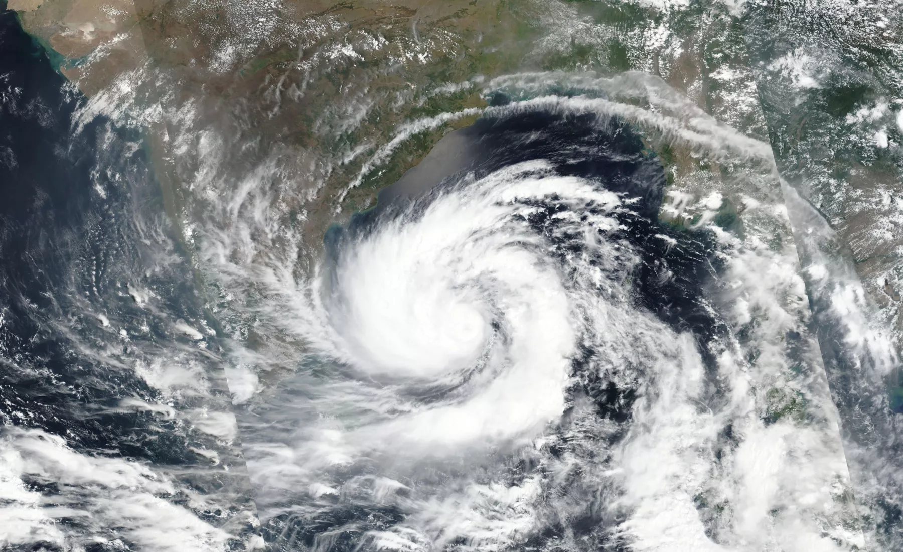 NASA-Satellitenbild vom Zyklon Amphan über dem Golf von Bengalen in Indien.