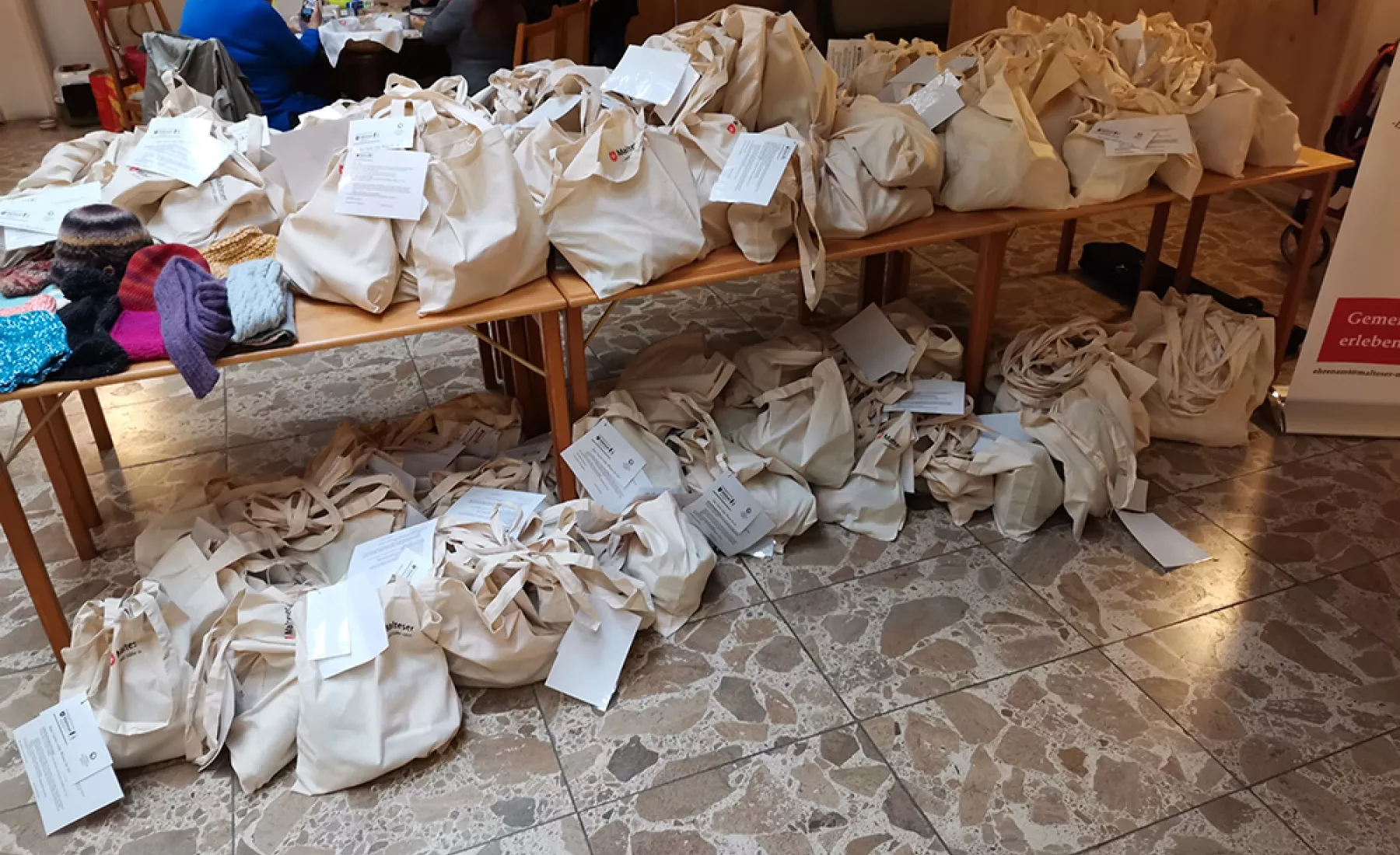 Taschen "voller Wärme" des Malteser Hilfsdienstes