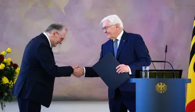 Reiner Haseloff erhält Bundesverdienstkreuz