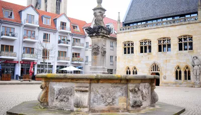 Der Brunnen auf dem Halberstädter Holzmarkt, er soll nach seiner Sanierung in alter Schönheit erstrahlen