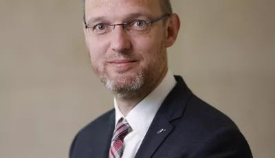 Dr. Andreas Becker