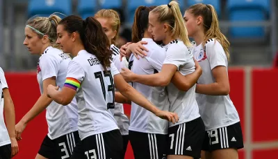 Frauenfußball WM-Qualifikation: Deutschland - Serbien