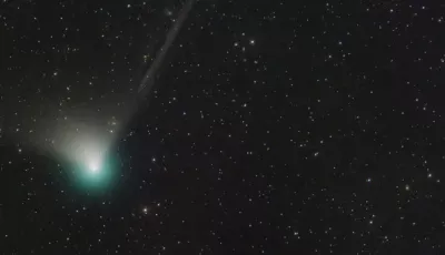 Das Bild zeigt den Kometen C/2022 E3 (ZTF)