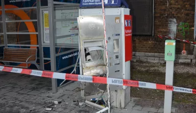 Gesprengter Fahrkartenautomat in Sachsendorf 