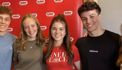 Schülerferienticketmodels zu Besuch bei radio SAW