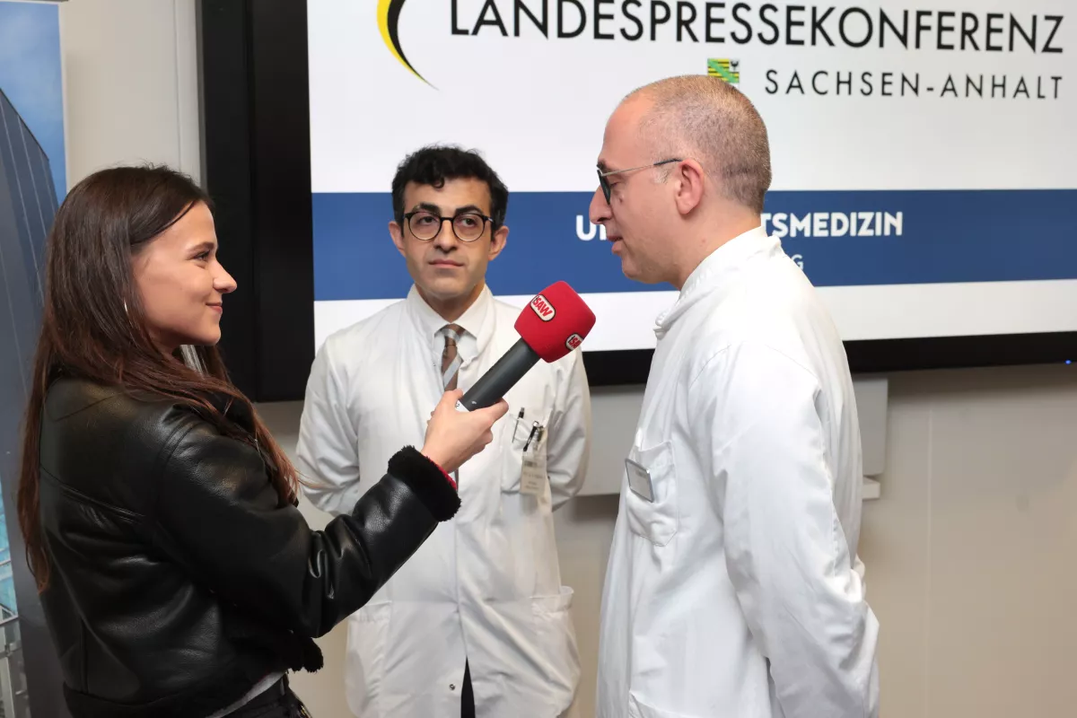 radio SAW Reporterin Swantje Langwisch im Interview mit den Ärzten