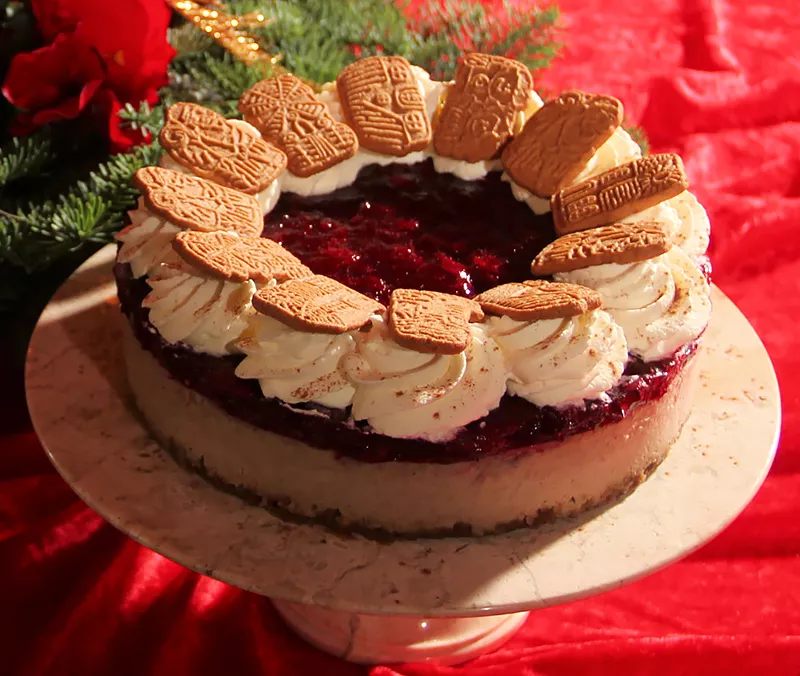 Adventsbacken: Spekulatius Cheesecake mit Sauerkirschen