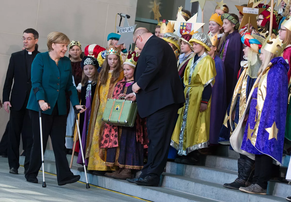 Kanzlerin Merkel empfängt Sternsinger