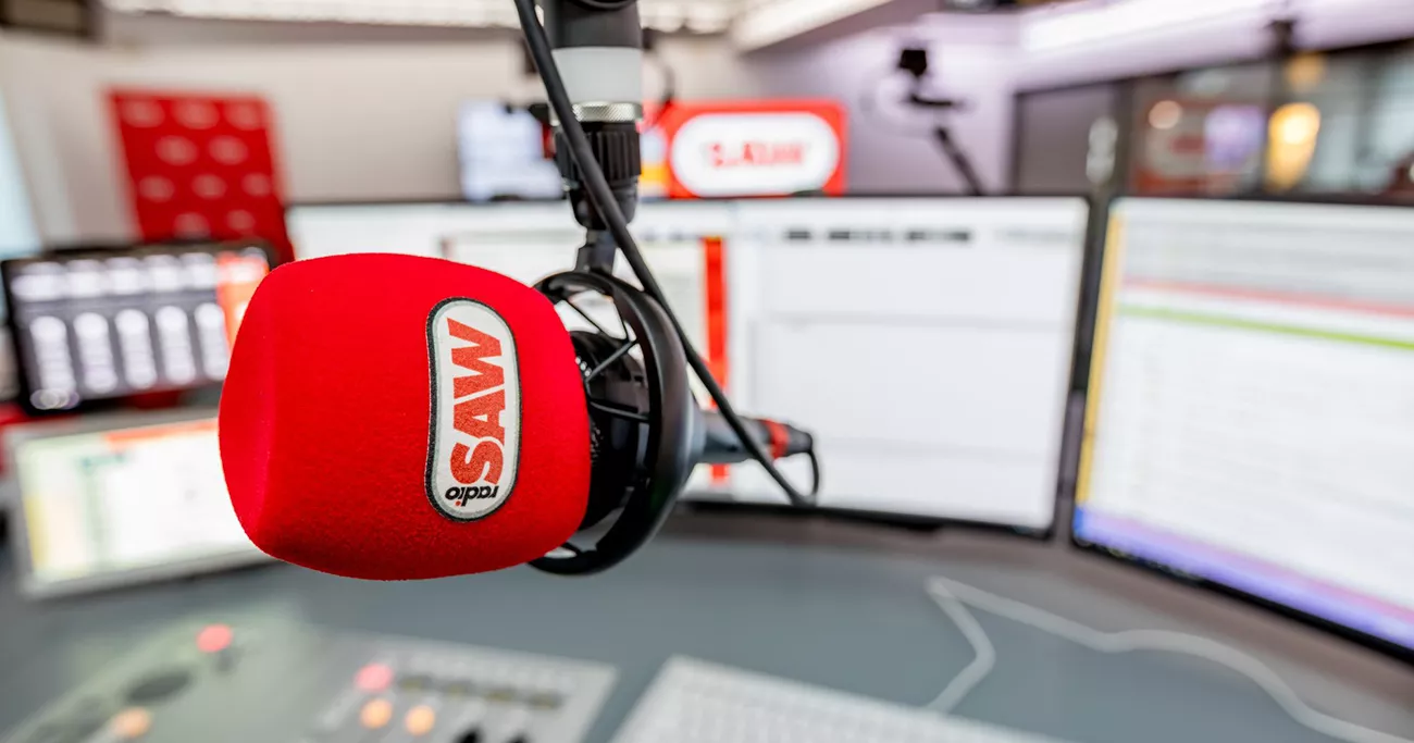 radio SAW Studio mit Mikrofon