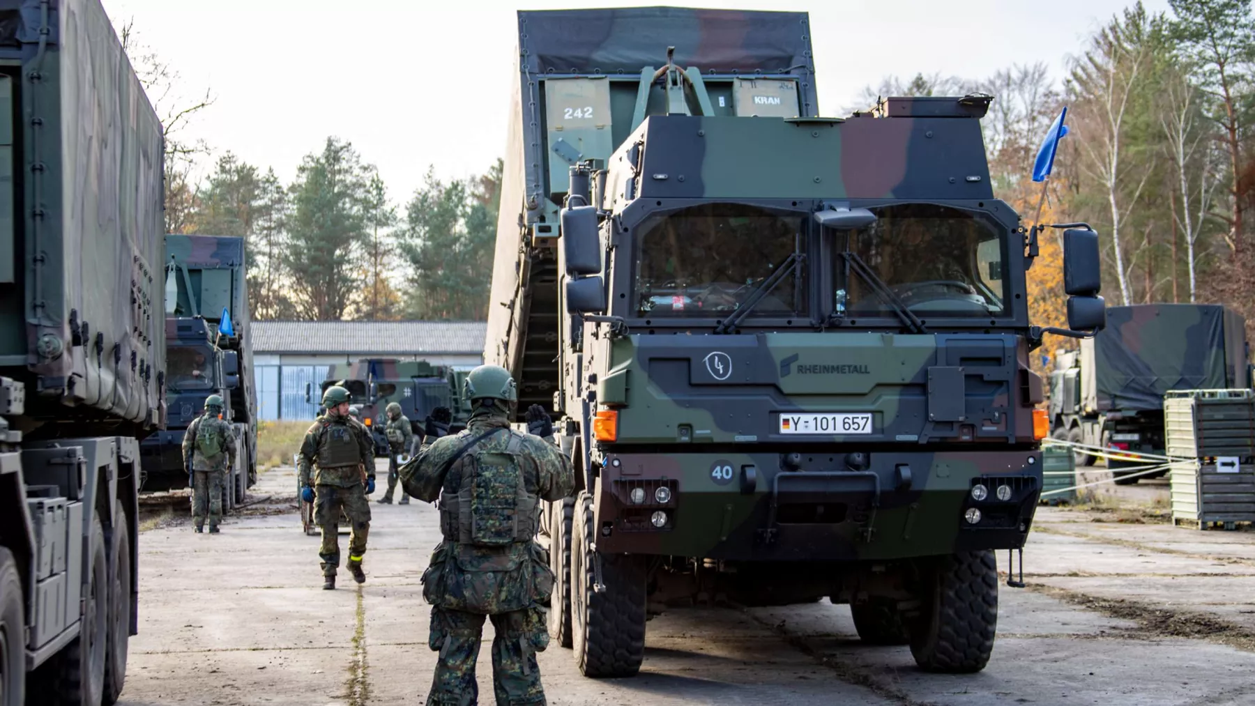 Symbolbild: Streitkräftebasis bei einer Logistikübung während des Manövers Blue Lightning