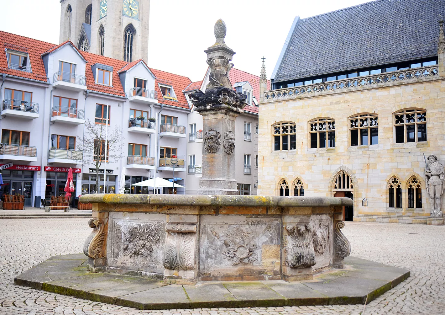 Der Brunnen auf dem Halberstädter Holzmarkt, er soll nach seiner Sanierung in alter Schönheit erstrahlen