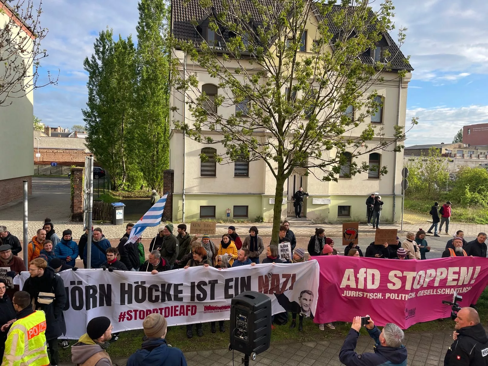 Demo zum Prozessstart gegen Höcke in Halle