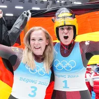 Rodlerinnen Anna Berreiter (Silber) und Natalie Geisenberger (Gold)